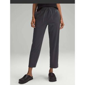 Lululemon Tapered-Leg Mid-Rise Luxtreme 7/8 Lengh Pants L